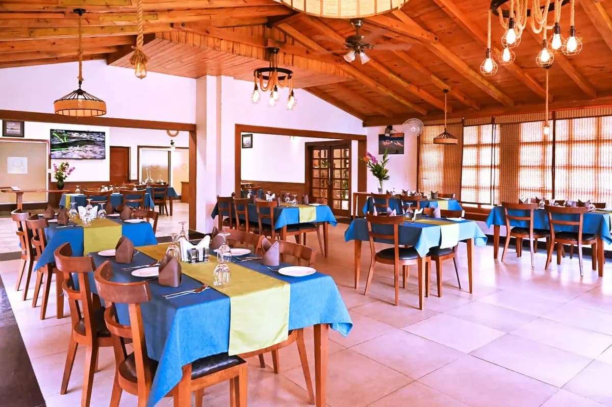 Foxoso La Alphonso Beach Resort โ photo 3