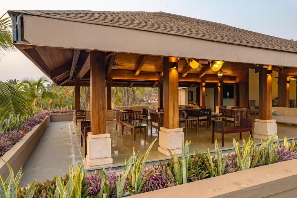 Riva Beach Resort โ main view