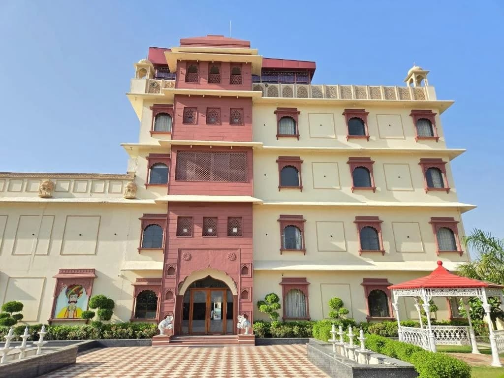 Pink Mahal Hotel & Resort